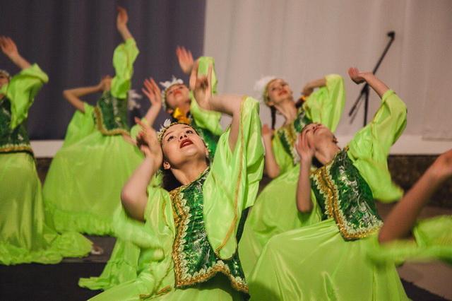 Национальный башкирский танец в исполнении ансамбля Капель.